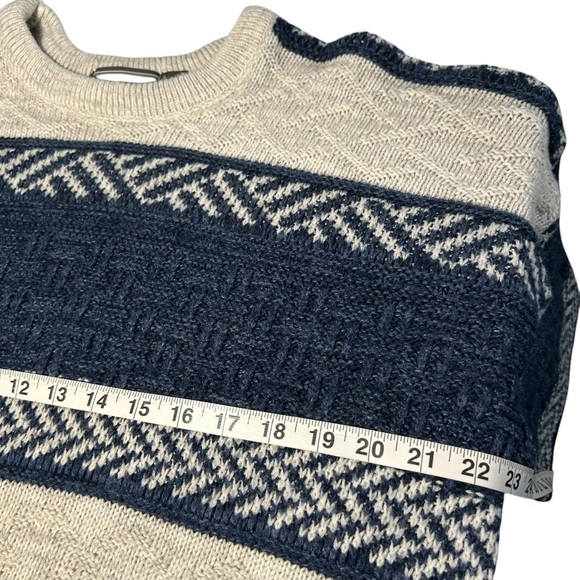 David Taylor 80" 90's Acrylic Crew Neck Sweater Navy Blue and White Sz LT - Picture 7 of 8